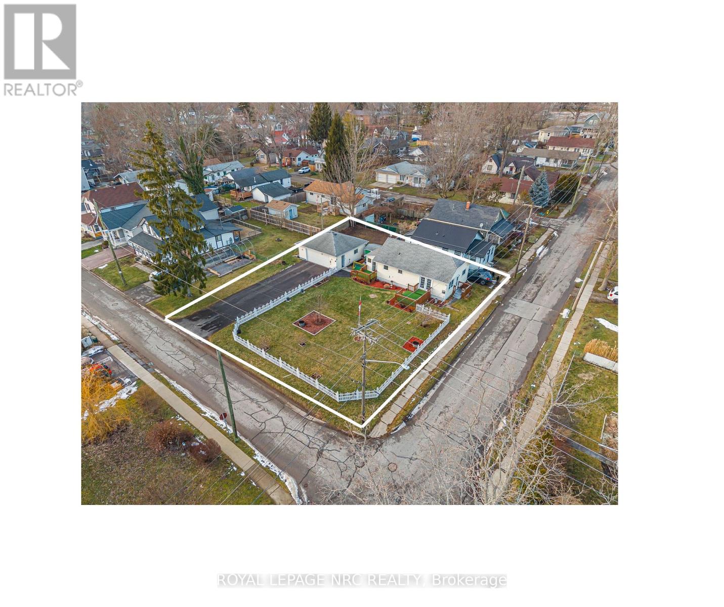 225 Derby Road, Fort Erie, Ontario  L0S 1B0 - Photo 3 - X12685746