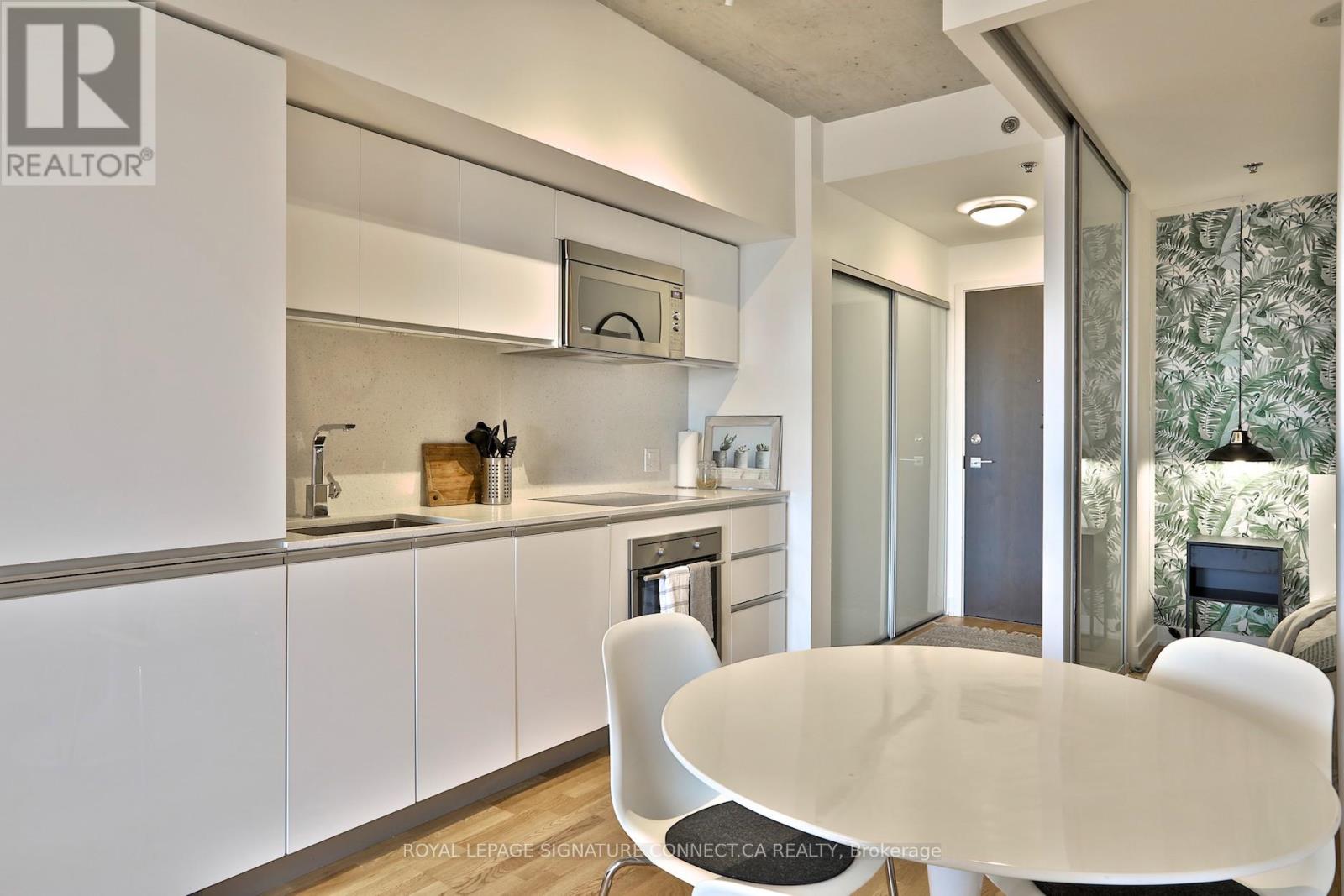 830 - 20 Minowan Miikan Lane, Toronto, Ontario  M6J 0E5 - Photo 6 - C12633786