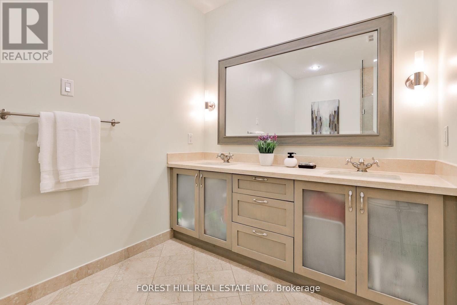 1006 - 99 Avenue Road, Toronto, Ontario  M5R 2G5 - Photo 22 - C12685666