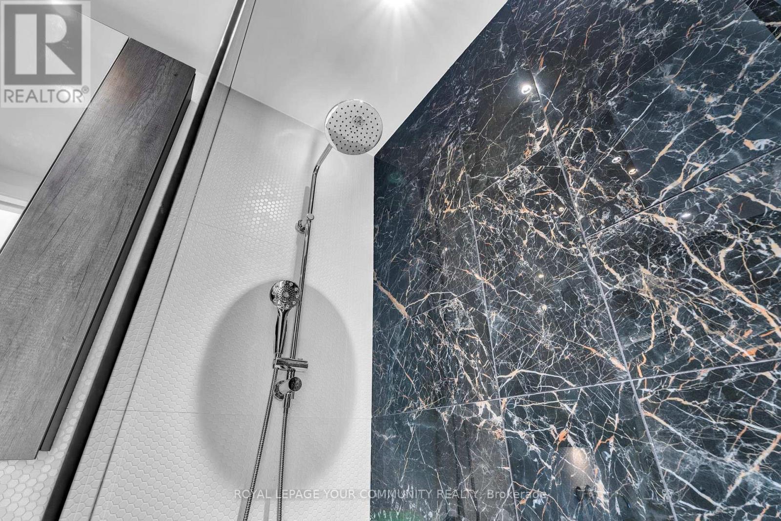 6204 - 11 Yorkville Avenue, Toronto, Ontario  M1W 1L2 - Photo 18 - C12685702