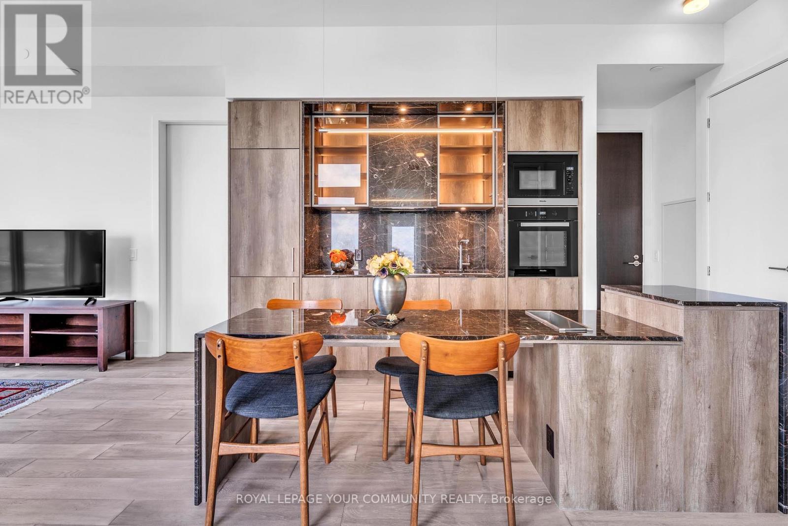 6204 - 11 Yorkville Avenue, Toronto, Ontario  M1W 1L2 - Photo 4 - C12685702