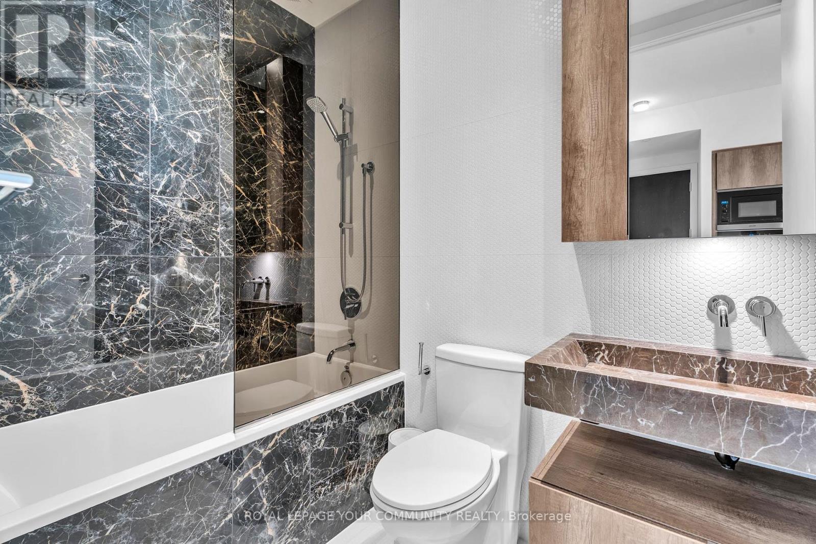 6204 - 11 Yorkville Avenue, Toronto, Ontario  M1W 1L2 - Photo 8 - C12685702