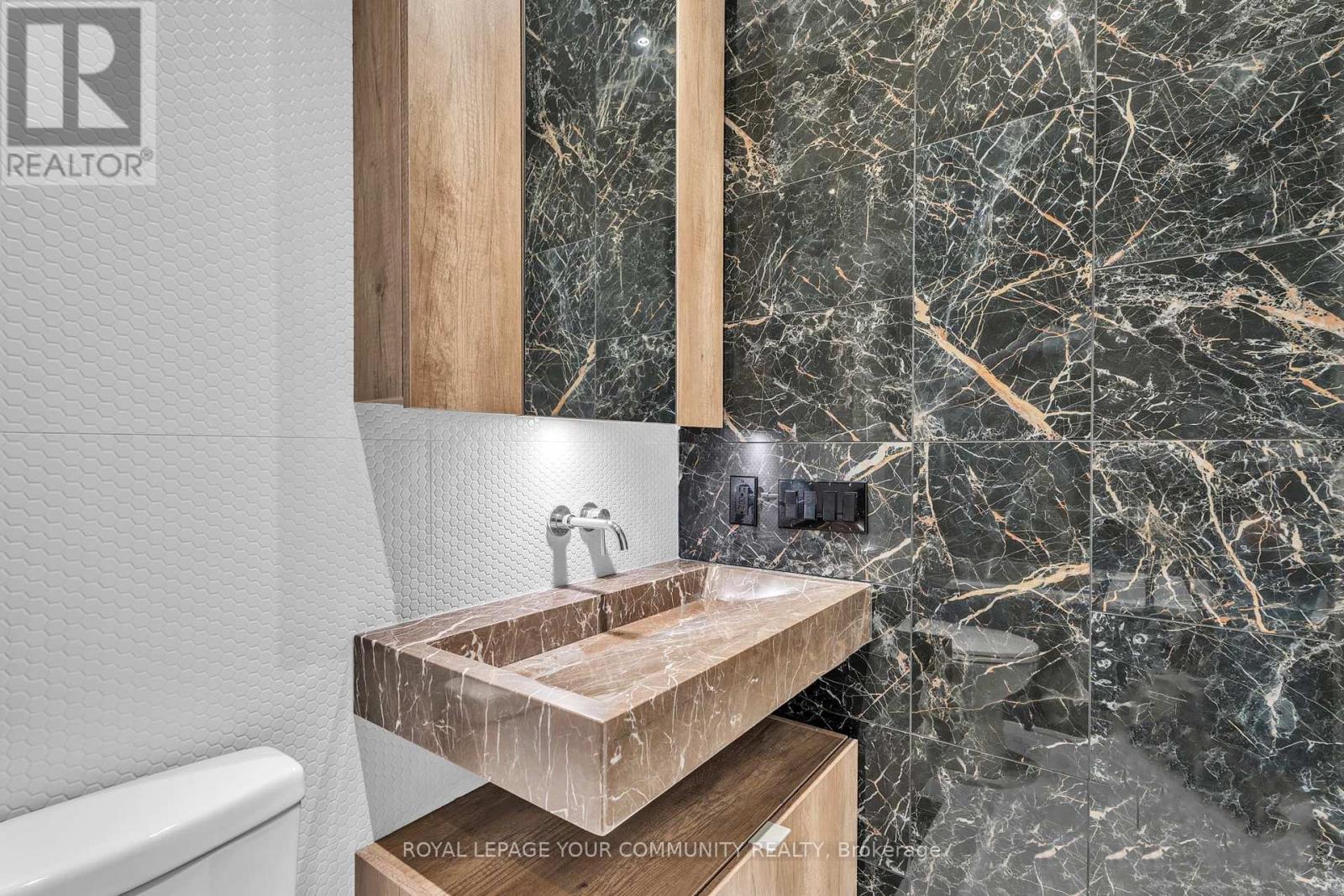 6204 - 11 Yorkville Avenue, Toronto, Ontario  M1W 1L2 - Photo 9 - C12685702