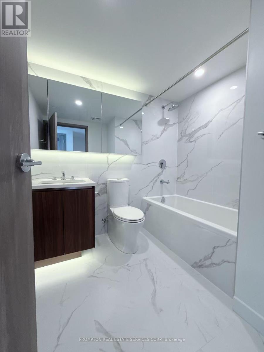 6908 - 3 Concord Cityplace Way, Toronto, Ontario  M5V 0X4 - Photo 20 - C12685712