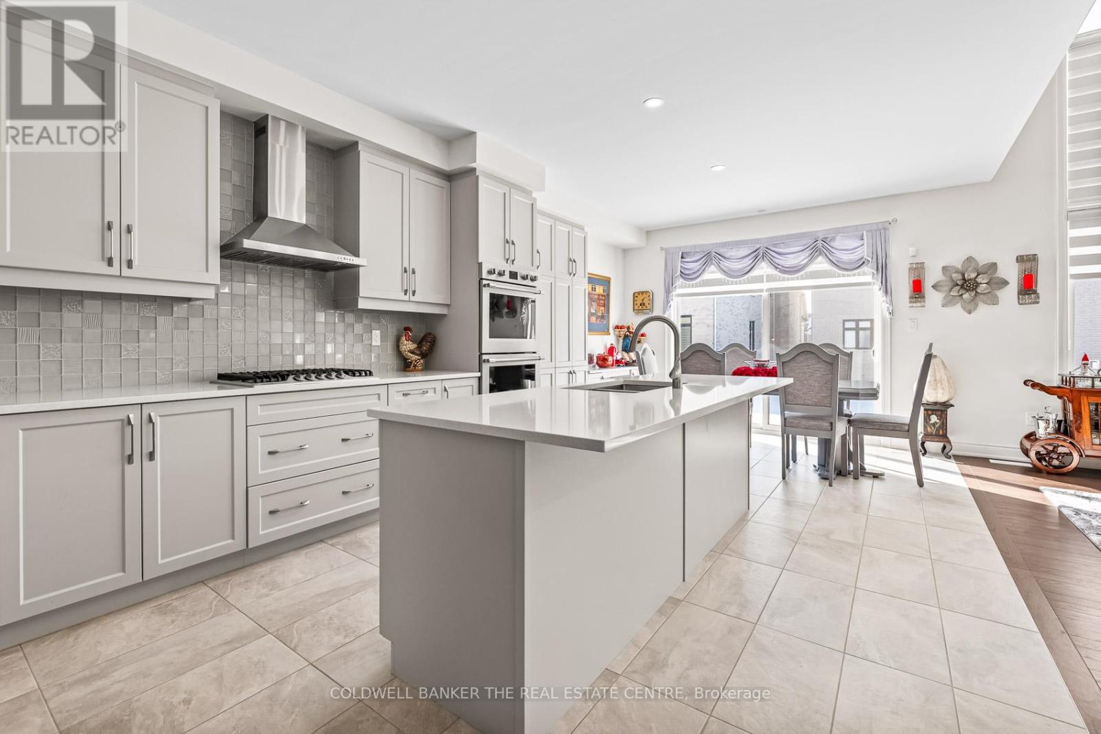 28 Bellflower Crescent, Adjala-Tosorontio, Ontario  L0G 1W0 - Photo 7 - N12685664