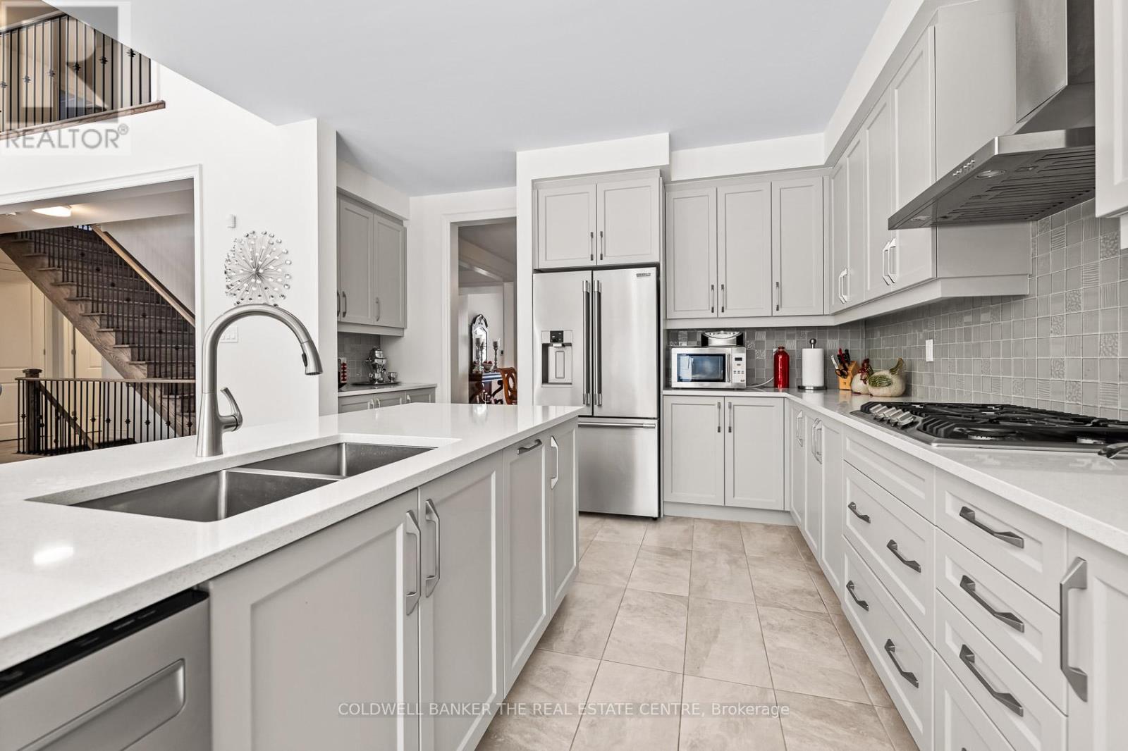 28 Bellflower Crescent, Adjala-Tosorontio, Ontario  L0G 1W0 - Photo 9 - N12685664