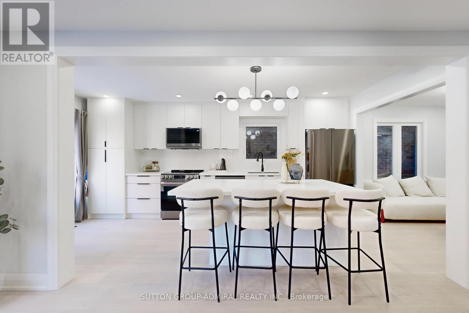 31 WHITNEY PLACE, Vaughan, Ontario