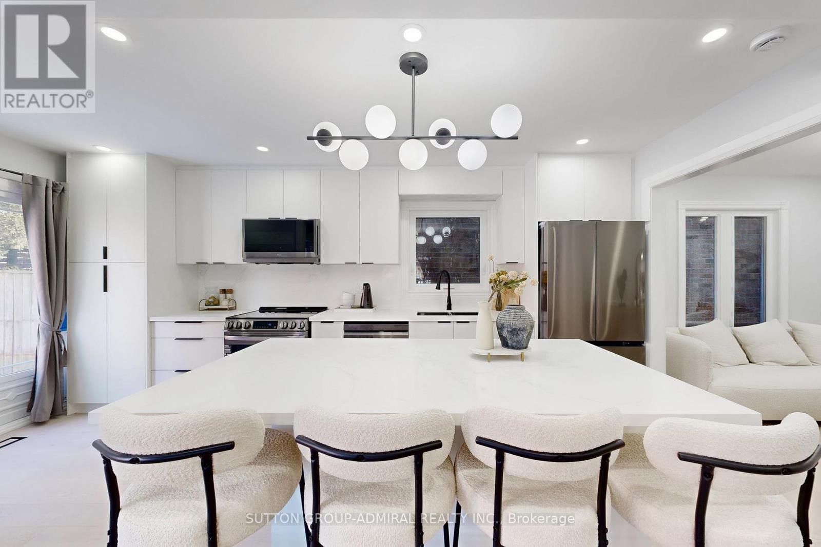 31 Whitney Place, Vaughan, Ontario  L4J 6V9 - Photo 10 - N12685680