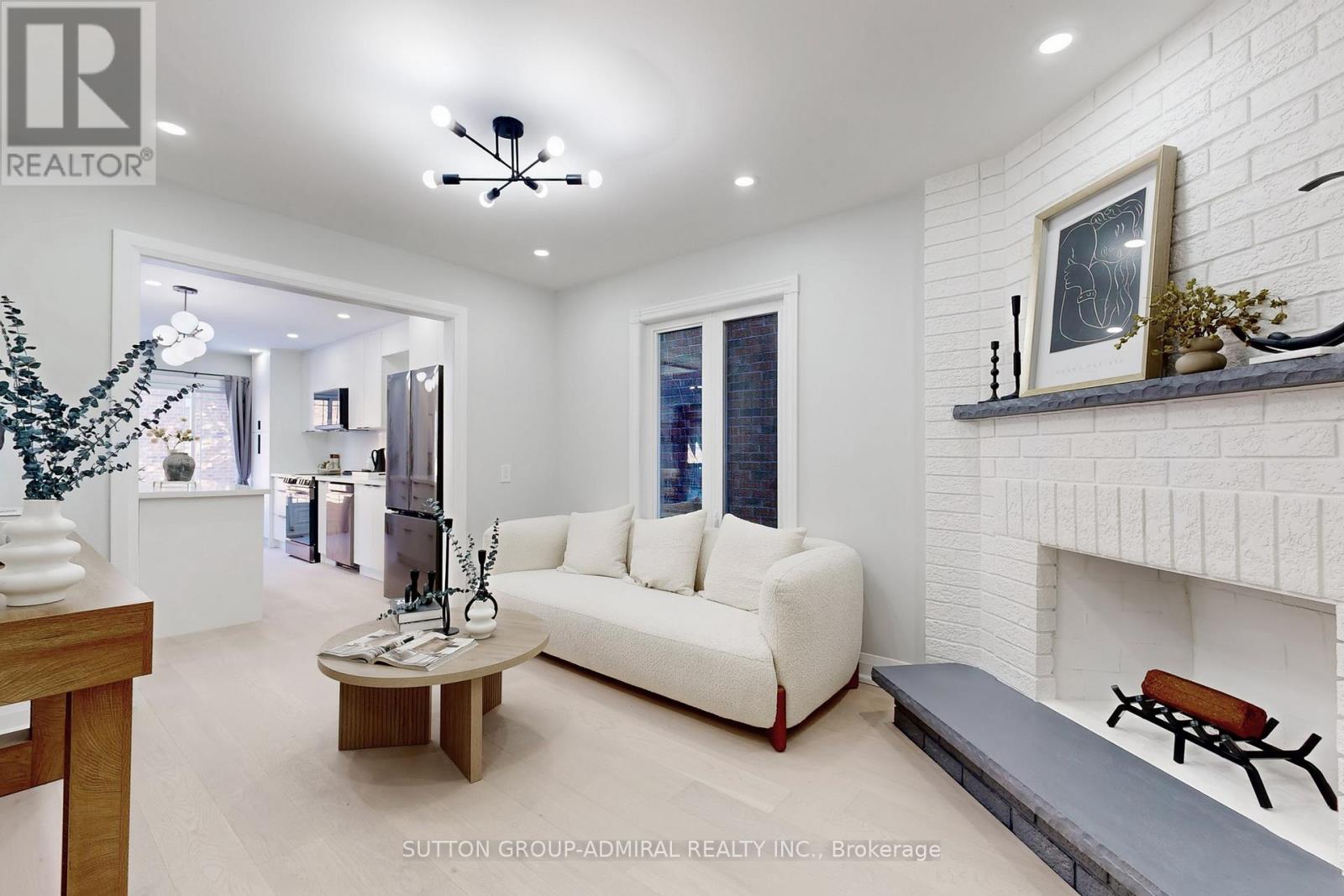 31 Whitney Place, Vaughan, Ontario  L4J 6V9 - Photo 3 - N12685680