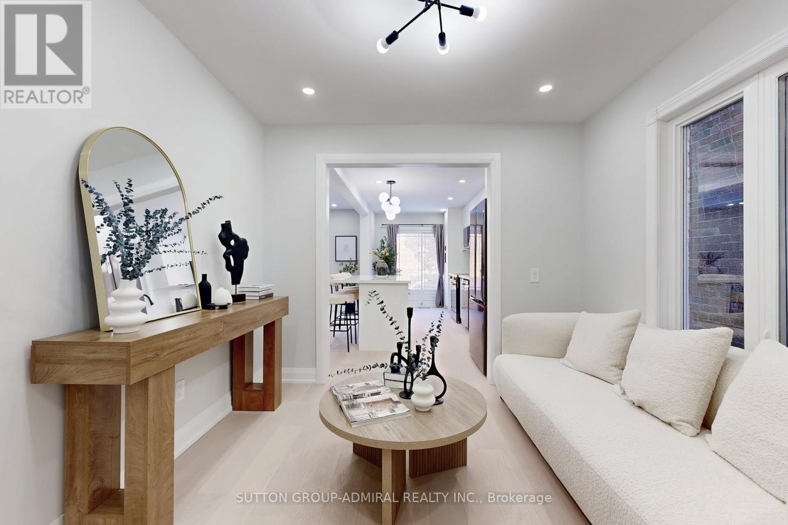 31 Whitney Place, Vaughan, Ontario  L4J 6V9 - Photo 4 - N12685680