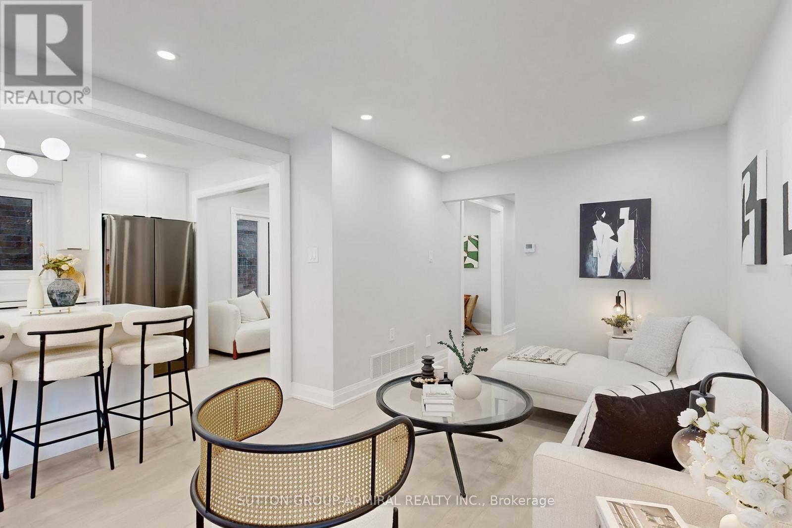 31 Whitney Place, Vaughan, Ontario  L4J 6V9 - Photo 8 - N12685680