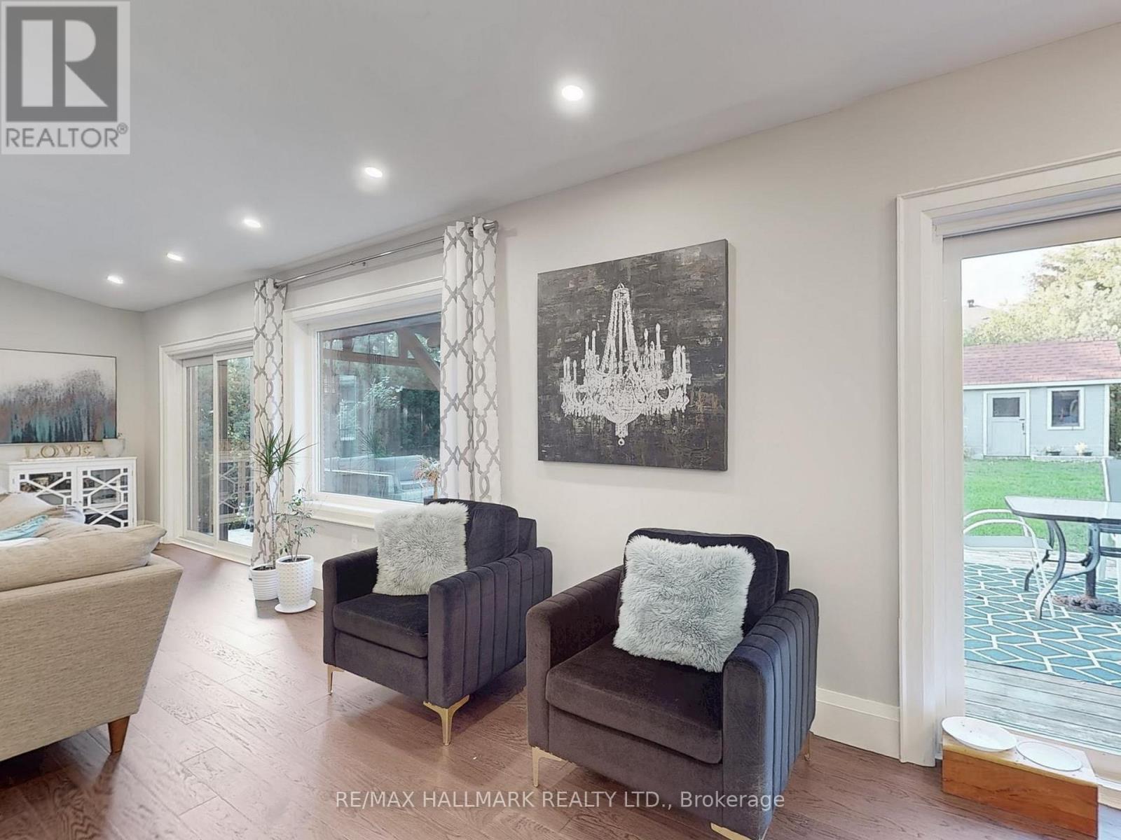 165 Lori Avenue, Whitchurch-Stouffville, Ontario  L4A 1K2 - Photo 8 - N12685720