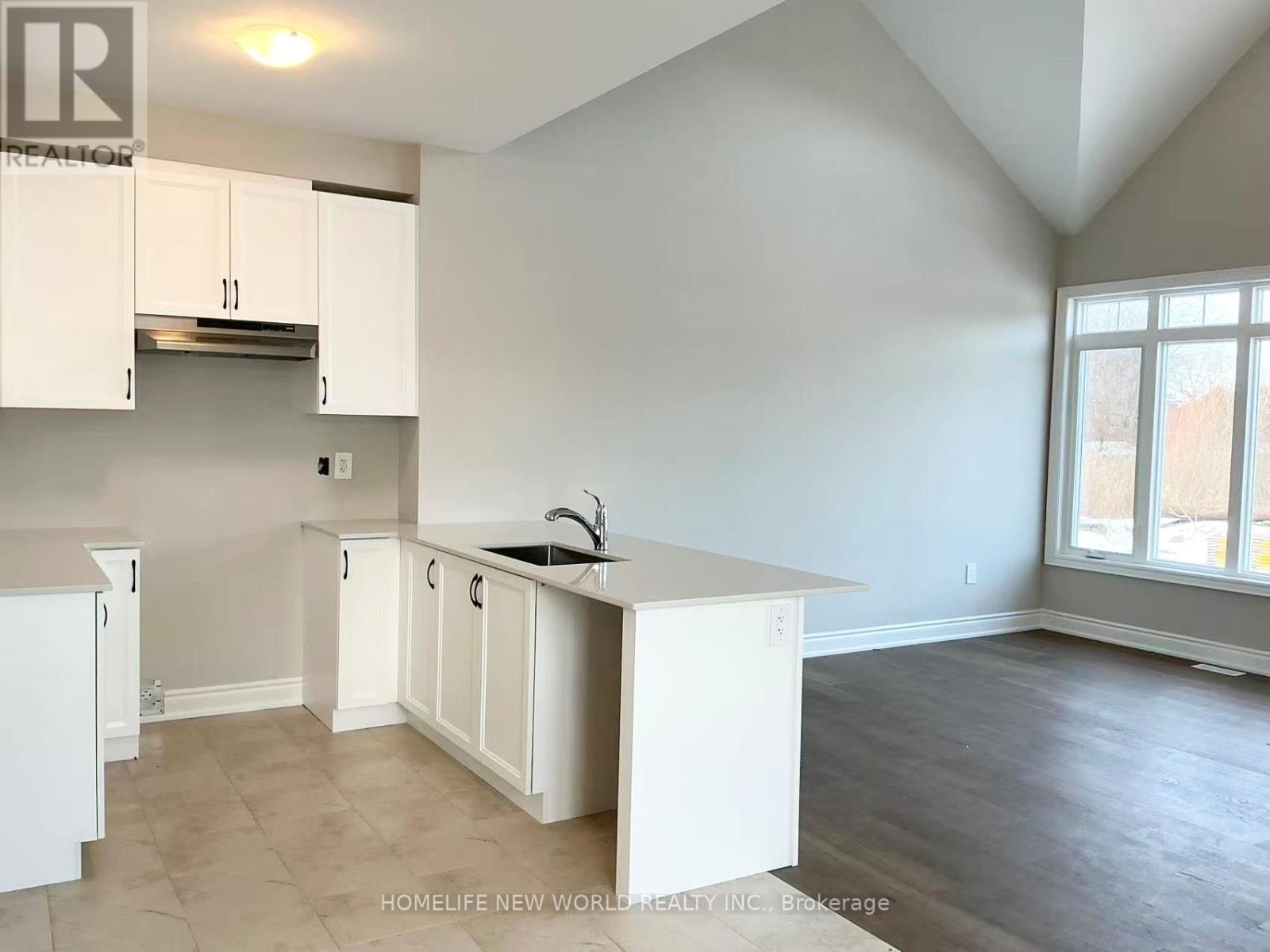 2 Shelson Place, Georgina, Ontario  L0E 1R0 - Photo 5 - N12685778