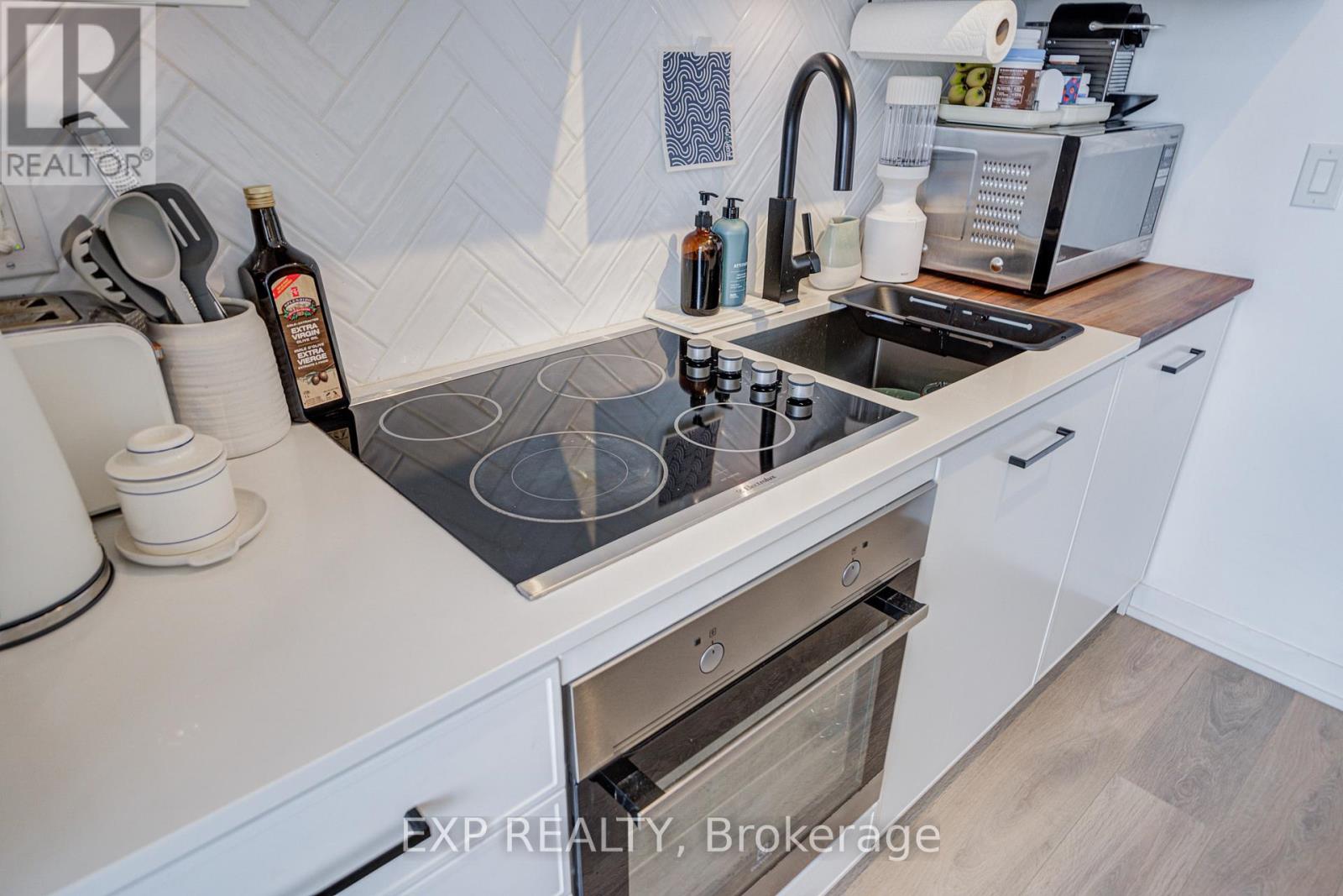 604 - 899 Queen Street E, Toronto, Ontario  M4M 0C8 - Photo 8 - E12679932