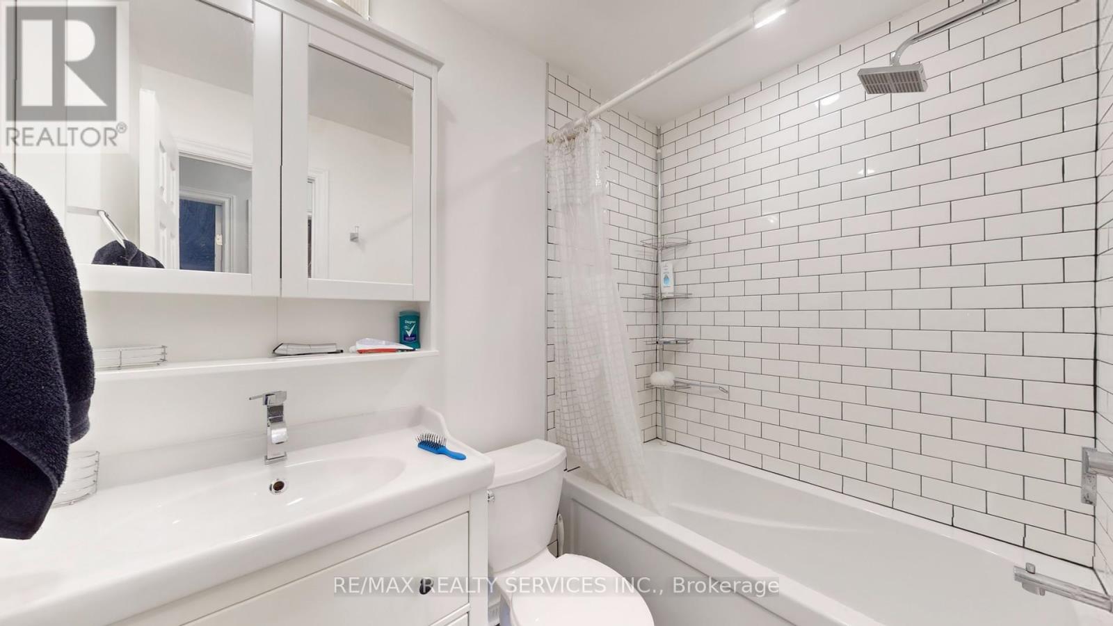 87 Huntingwood Crescent, Brampton, Ontario  L6S 1S5 - Photo 16 - W12685704