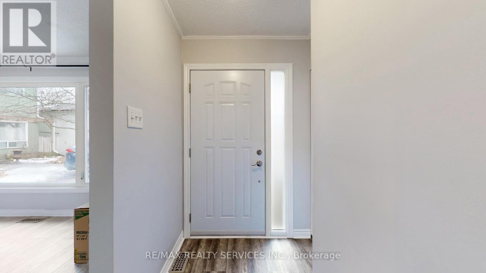 87 Huntingwood Crescent, Brampton, Ontario  L6S 1S5 - Photo 2 - W12685704