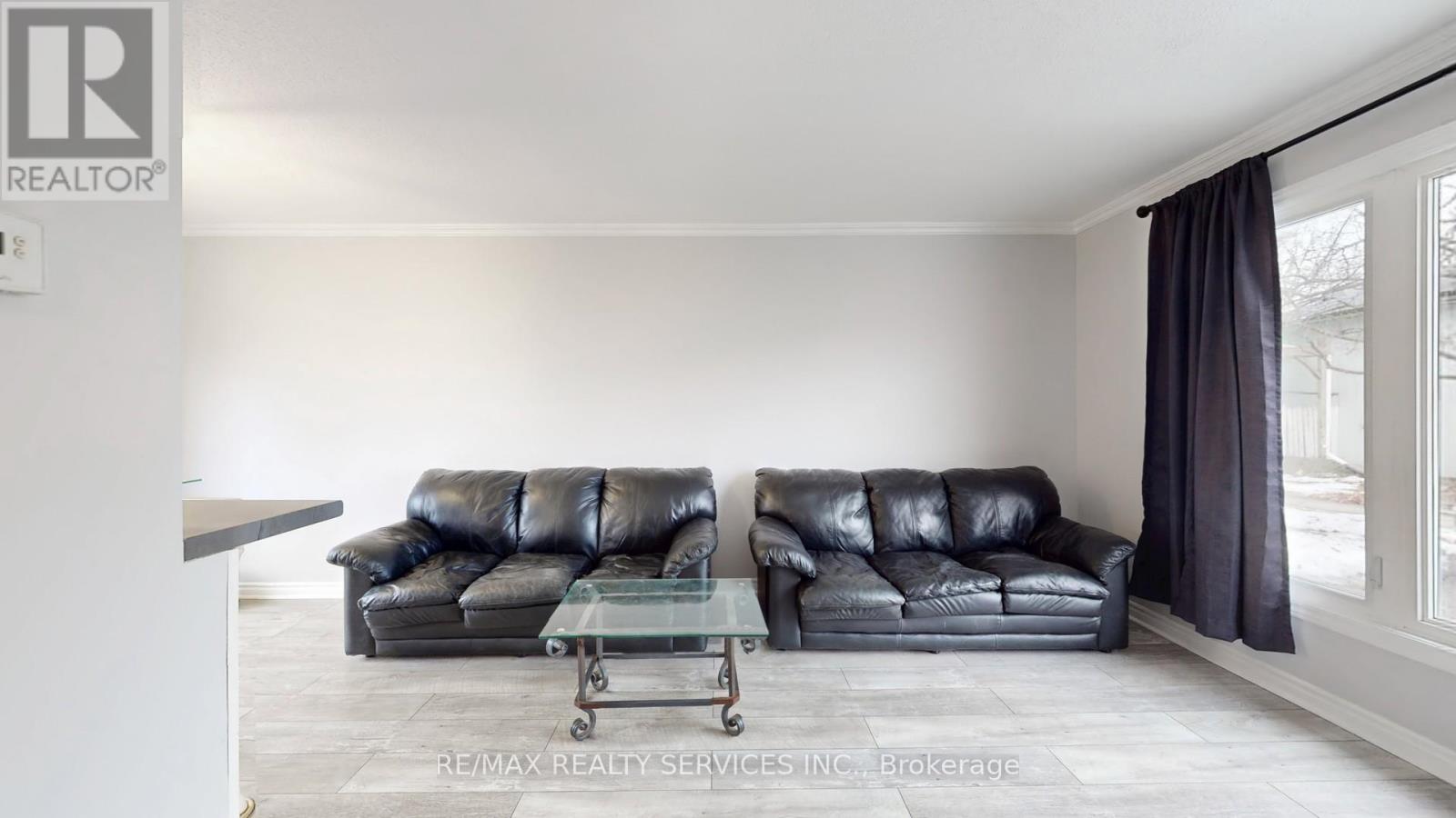 87 Huntingwood Crescent, Brampton, Ontario  L6S 1S5 - Photo 6 - W12685704