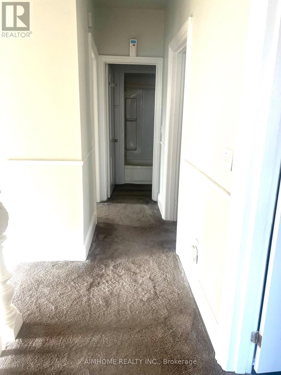 1421 Lakeshore Rd, Burlington, Ontario  L7S 1B3 - Photo 4 - W12685734