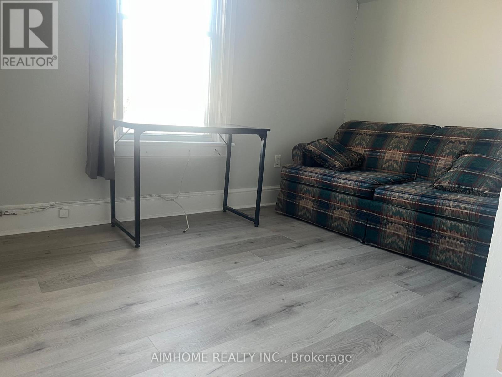 1421 Lakeshore Rd, Burlington, Ontario  L7S 1B3 - Photo 8 - W12685734