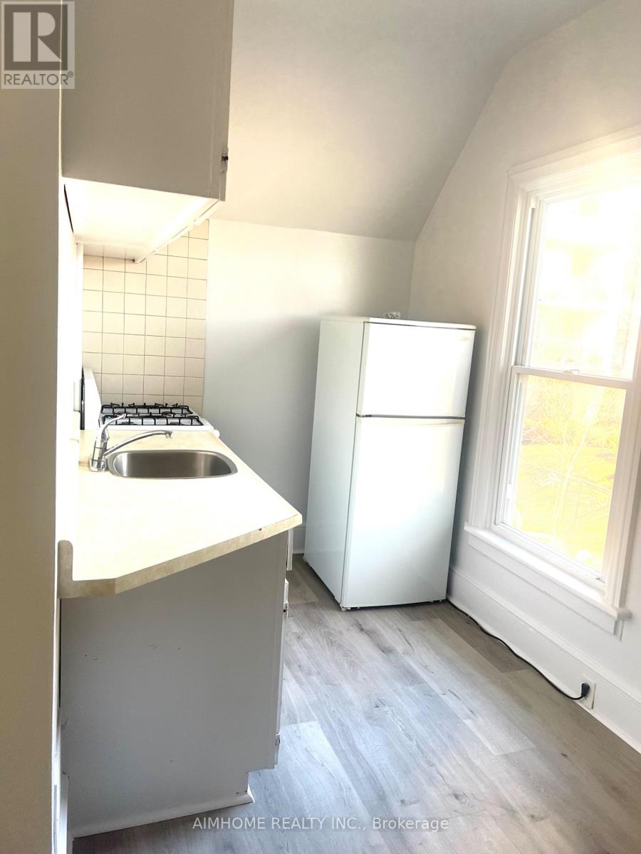 1421 Lakeshore Rd, Burlington, Ontario  L7S 1B3 - Photo 9 - W12685734