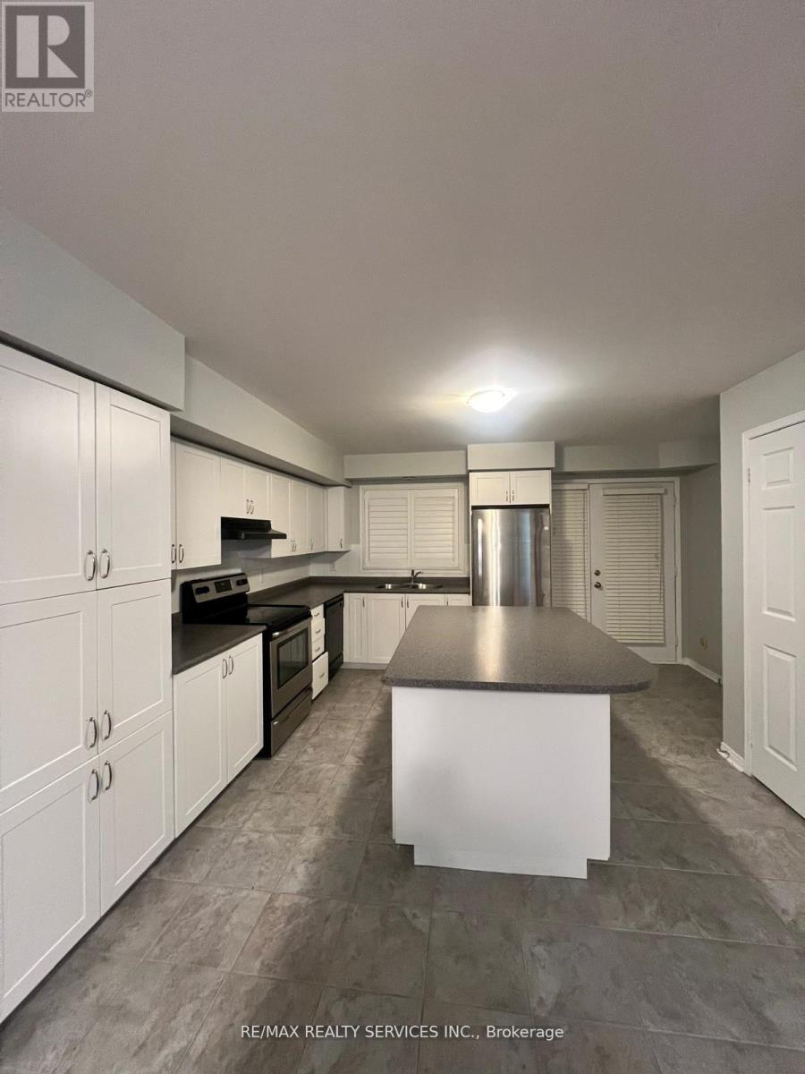 97 - 60 Fairwood Circle, Brampton, Ontario  L6R 0Y6 - Photo 5 - W12685766