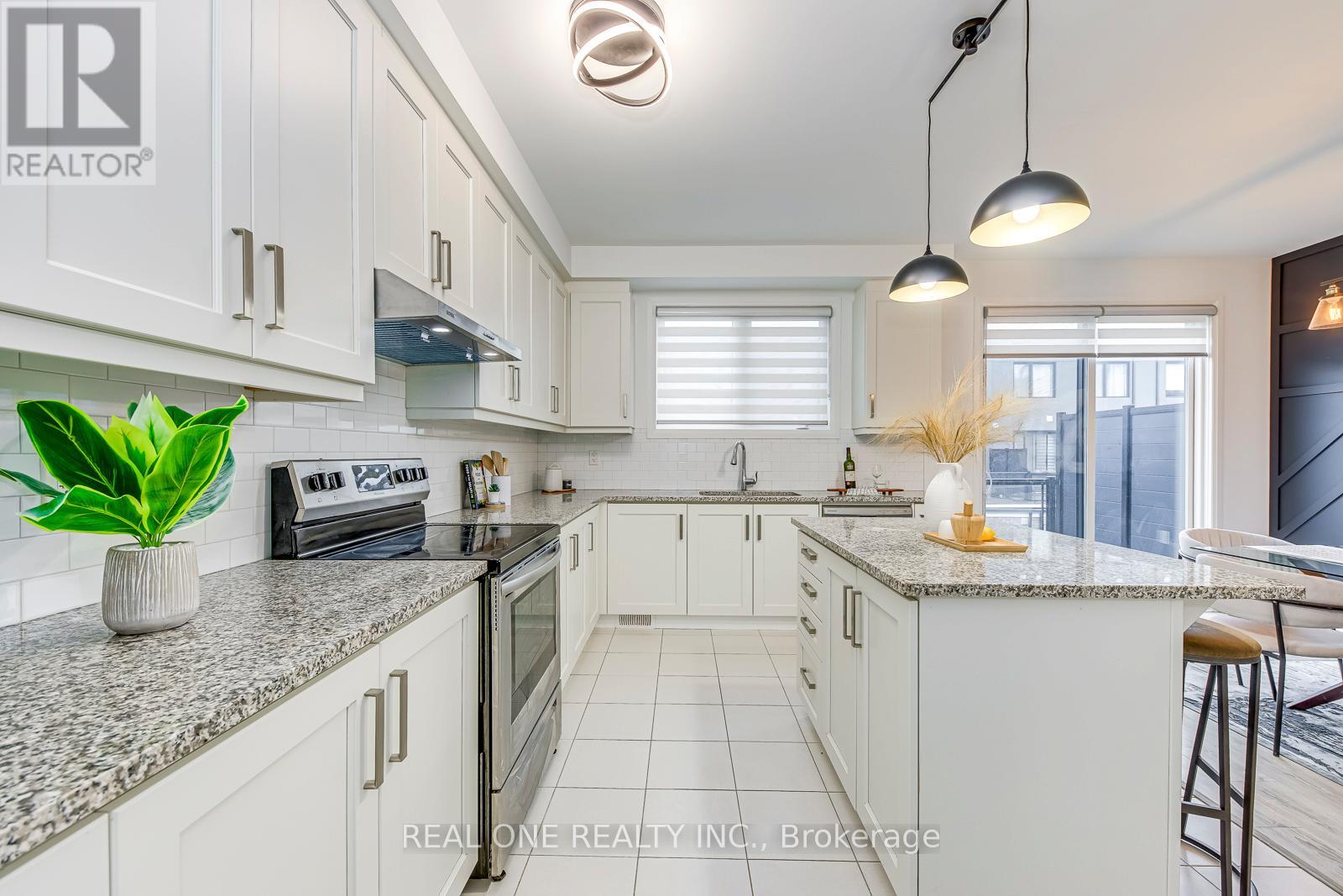 99 Grovewood Common, Oakville, Ontario  L6H 0X4 - Photo 17 - W12685774