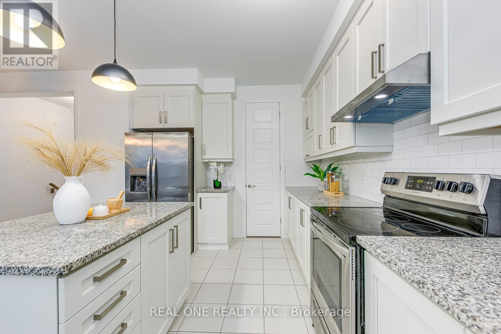 99 Grovewood Common, Oakville, Ontario  L6H 0X4 - Photo 18 - W12685774