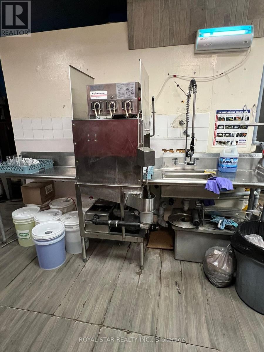 6&7 - 9300 Keele Street, Vaughan, Ontario  L6A 1P4 - Photo 15 - N12684662