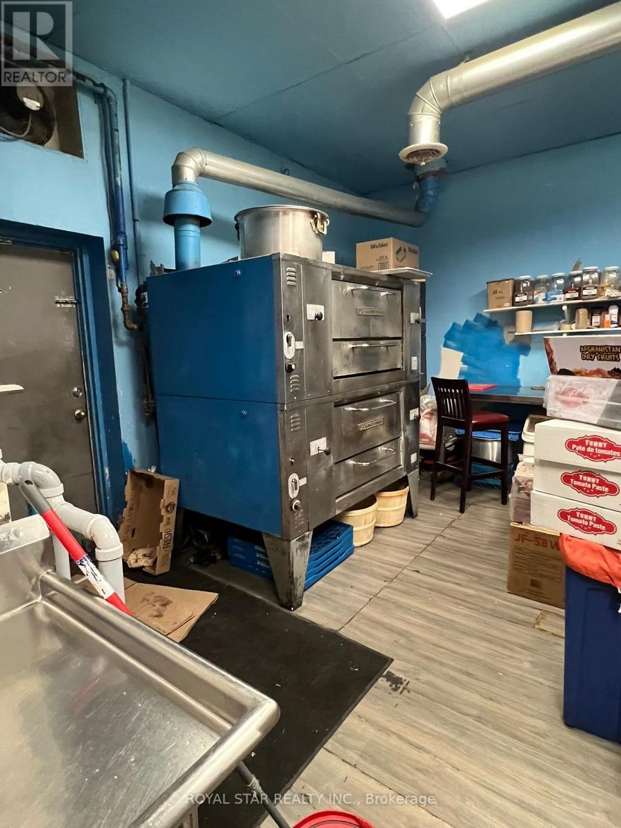 6&7 - 9300 Keele Street, Vaughan, Ontario  L6A 1P4 - Photo 8 - N12684662