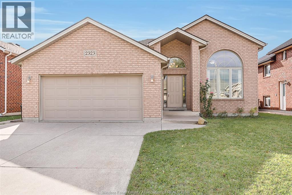 MLS# 26000151: 2323 ASKIN AVENUE Unit# LOWER, Windsor, Canada