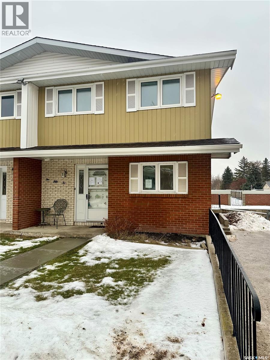 252 Plainsview Drive, Regina, Saskatchewan  S4S 6N1 - Photo 2 - SK026613