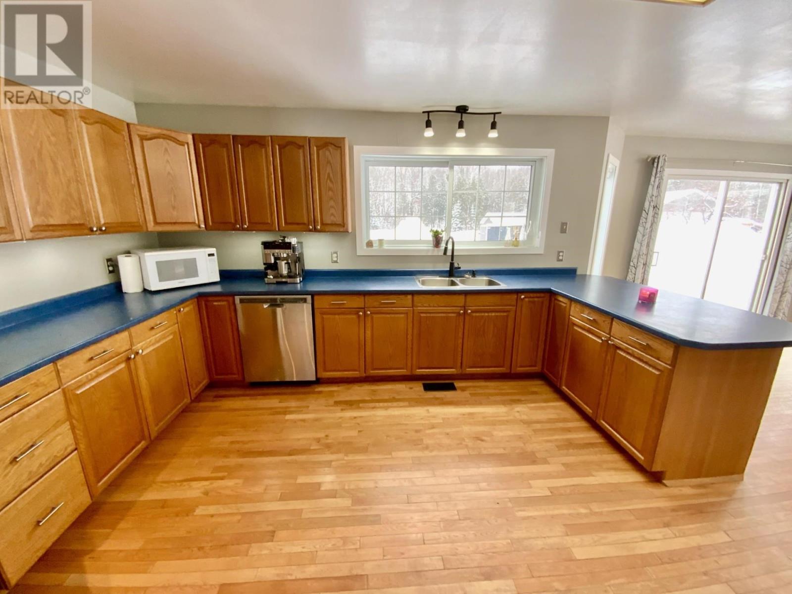 591 Highway 552 E, Goulais River, Ontario  P0S 1E0 - Photo 6 - SM260065