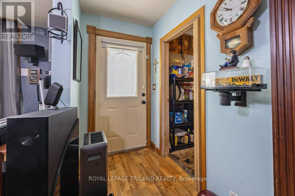 8 Weldon Avenue, St. Thomas, Ontario  N5P 1J6 - Photo 3 - X12685902