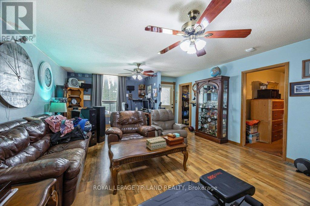 8 Weldon Avenue, St. Thomas, Ontario  N5P 1J6 - Photo 7 - X12685902