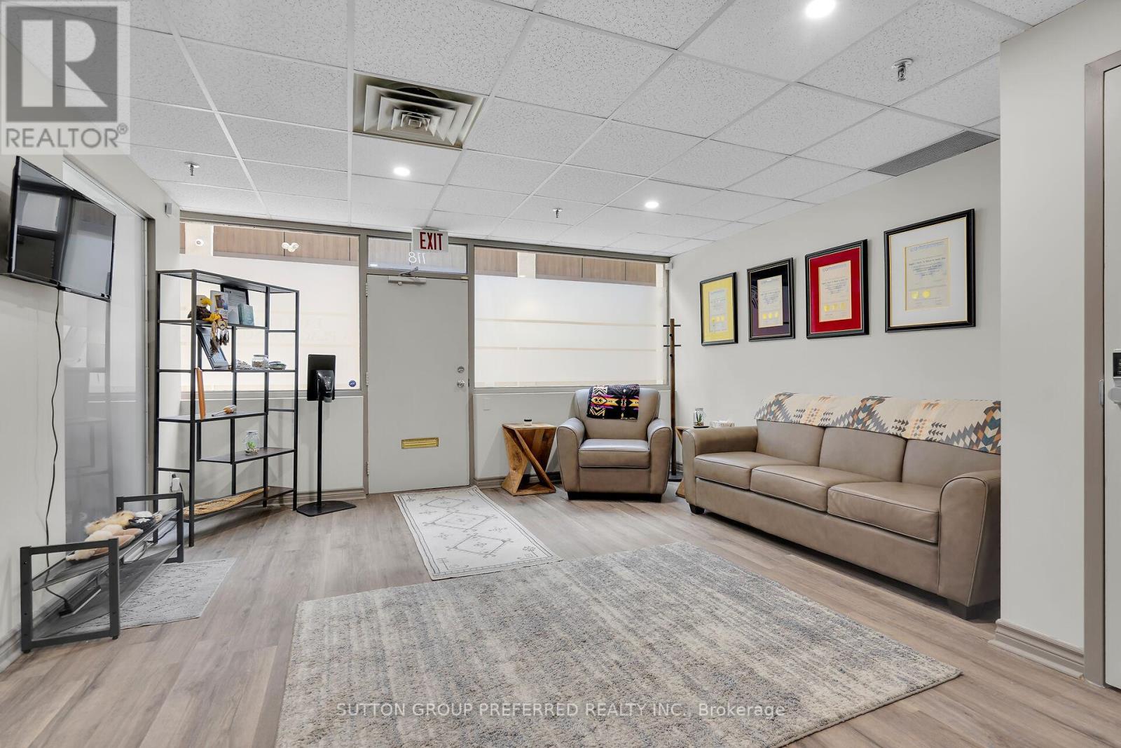 118-119 - 379 Dundas Street, London East, Ontario  N6B 1V5 - Photo 4 - X12685924