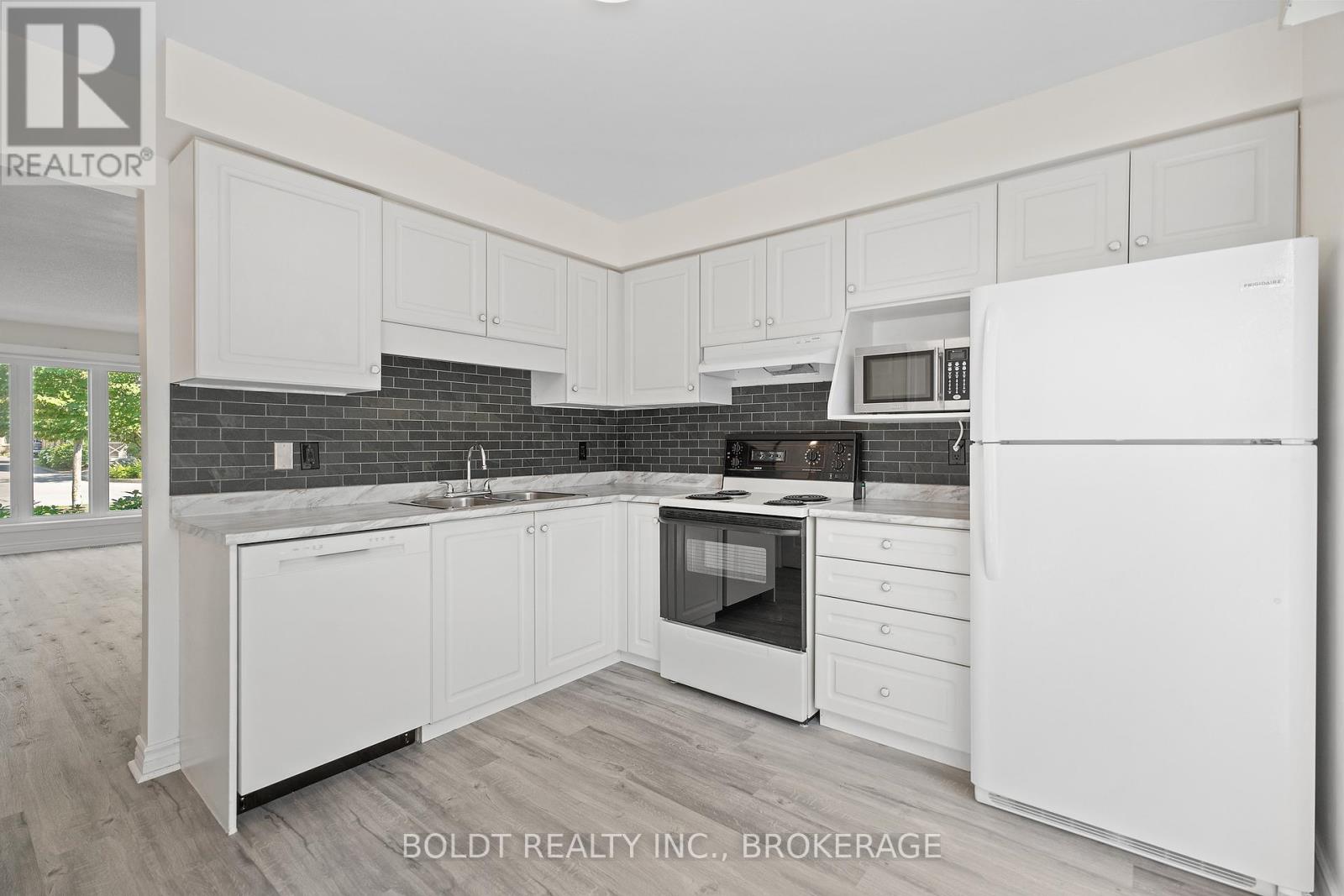 29 - 443 Nassau Street, Niagara-On-The-Lake, Ontario  L0S 1J0 - Photo 11 - X12685932