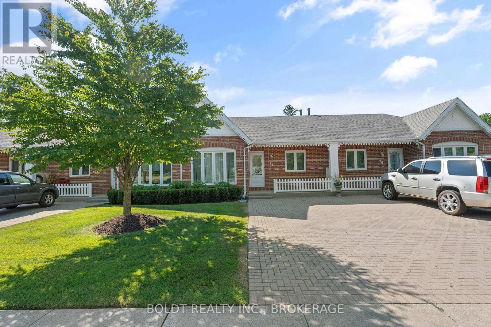 29 - 443 Nassau Street, Niagara-On-The-Lake, Ontario  L0S 1J0 - Photo 2 - X12685932