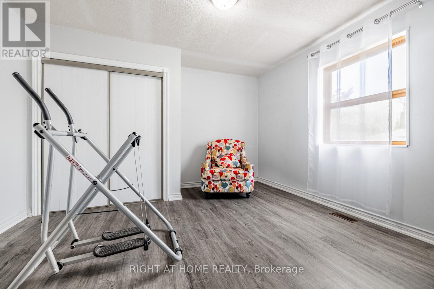 144 Wedgewood Drive, Toronto, Ontario  M2M 2H7 - Photo 18 - C12143089