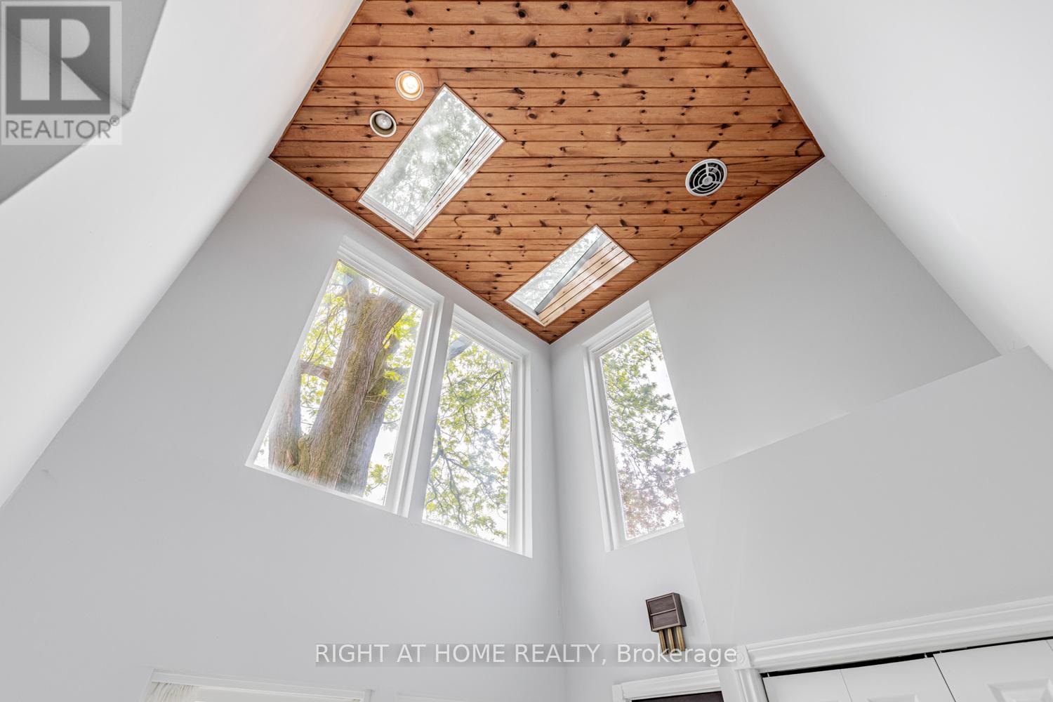 144 Wedgewood Drive, Toronto, Ontario  M2M 2H7 - Photo 5 - C12143089