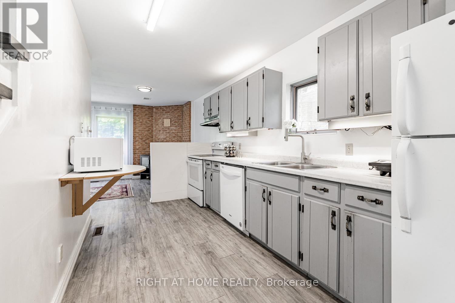 144 Wedgewood Drive, Toronto, Ontario  M2M 2H7 - Photo 13 - C12143089