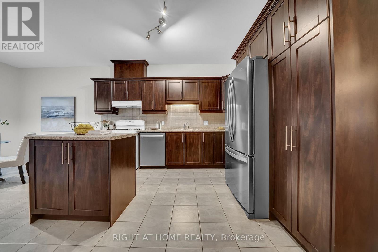 1645 Whitestone Drive, Oshawa, Ontario L1K 2X1 - Photo 13 - E12685880