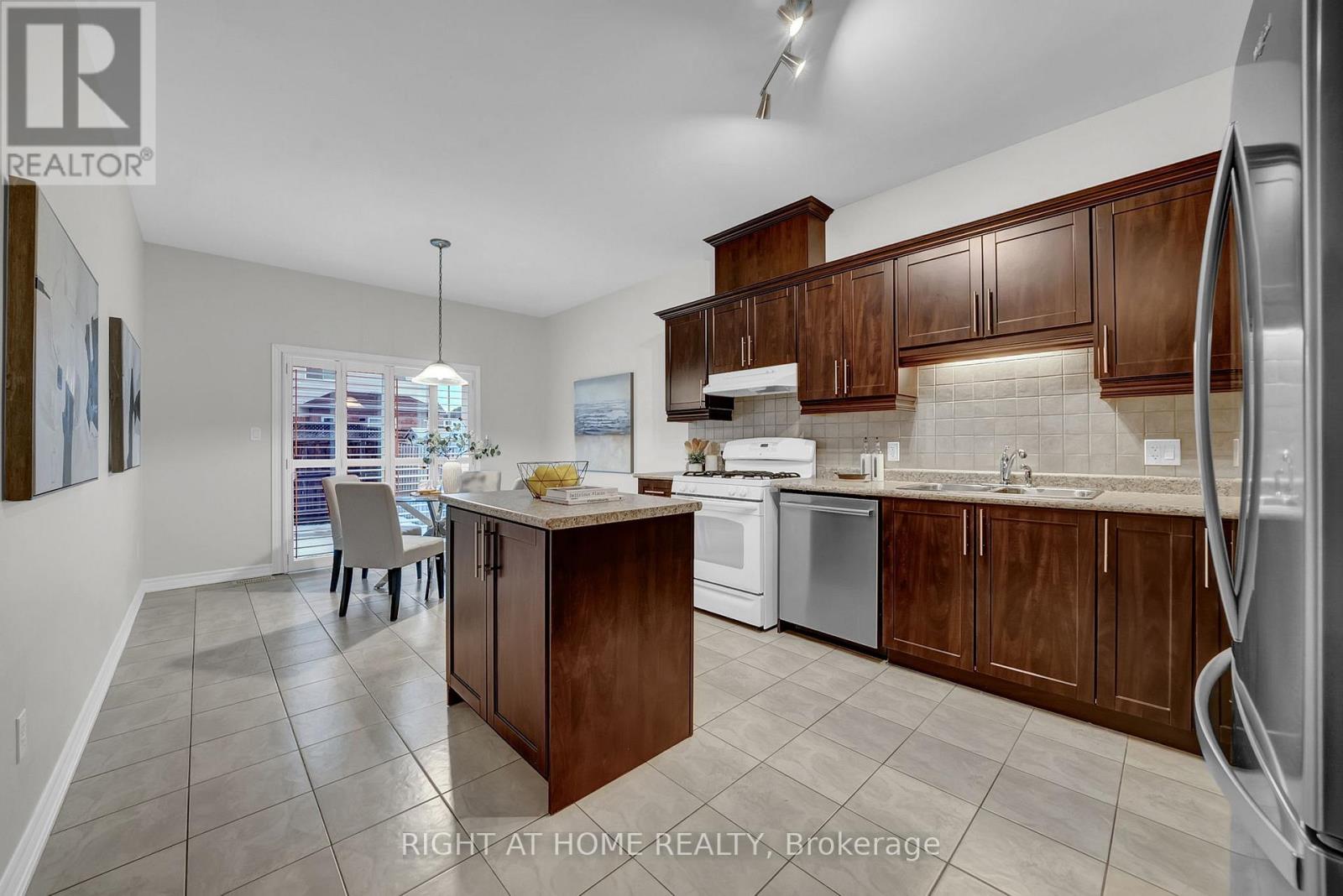 1645 Whitestone Drive, Oshawa, Ontario L1K 2X1 - Photo 14 - E12685880