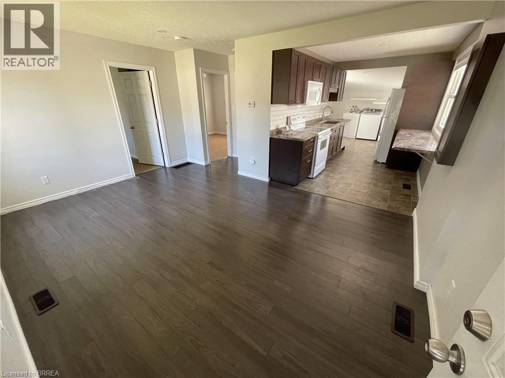 148 Wilkes Street, Brantford, Ontario  N3T 4W3 - Photo 2 - 40797451