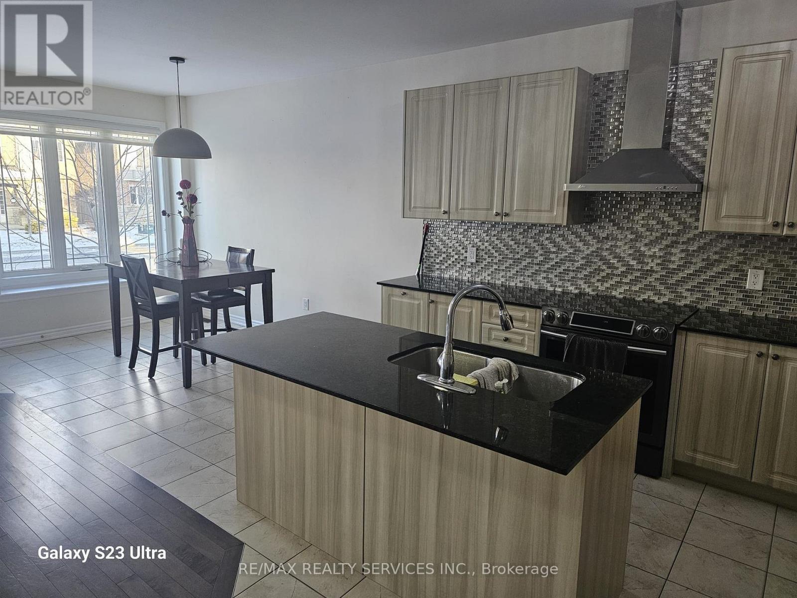 7 Dawn Lane, Caledon, Ontario  L7C 2E9 - Photo 8 - W12653580