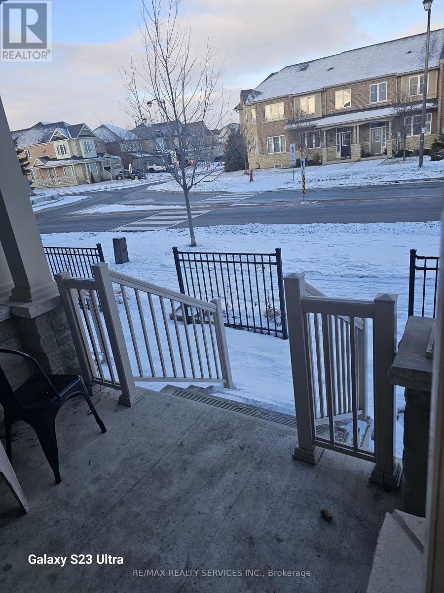 7 Dawn Lane, Caledon, Ontario  L7C 2E9 - Photo 3 - W12653580