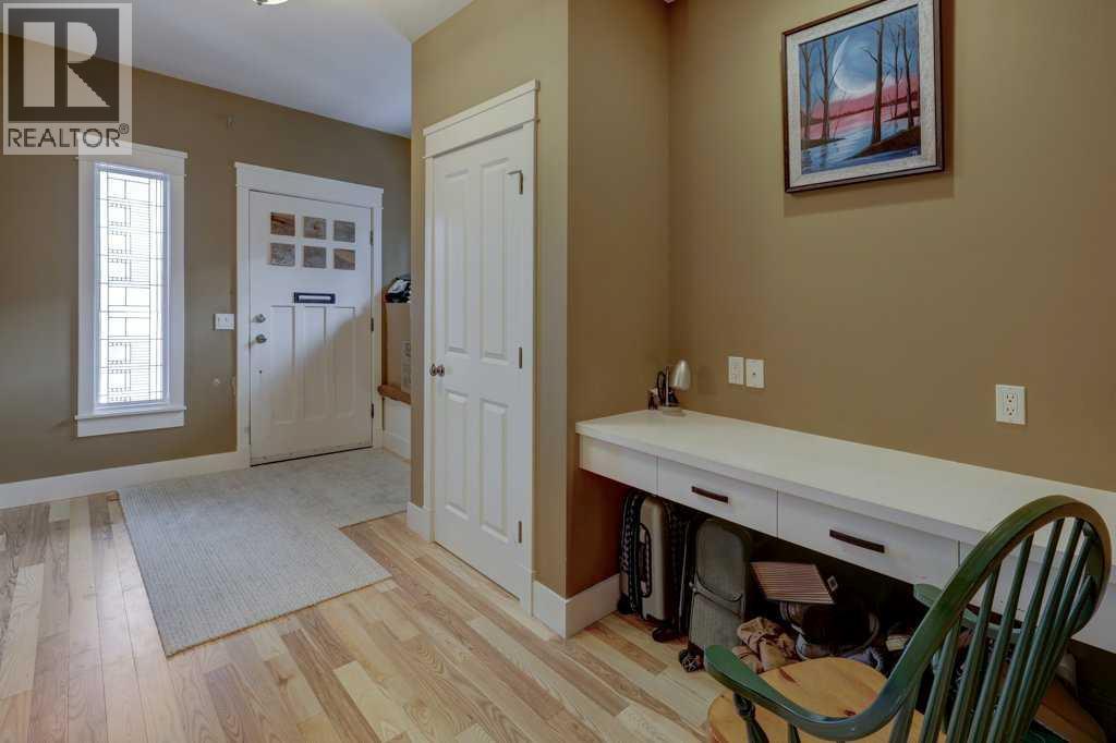 2511 18 Street Nw, Calgary, Alberta  T2M 3T7 - Photo 3 - A2276629