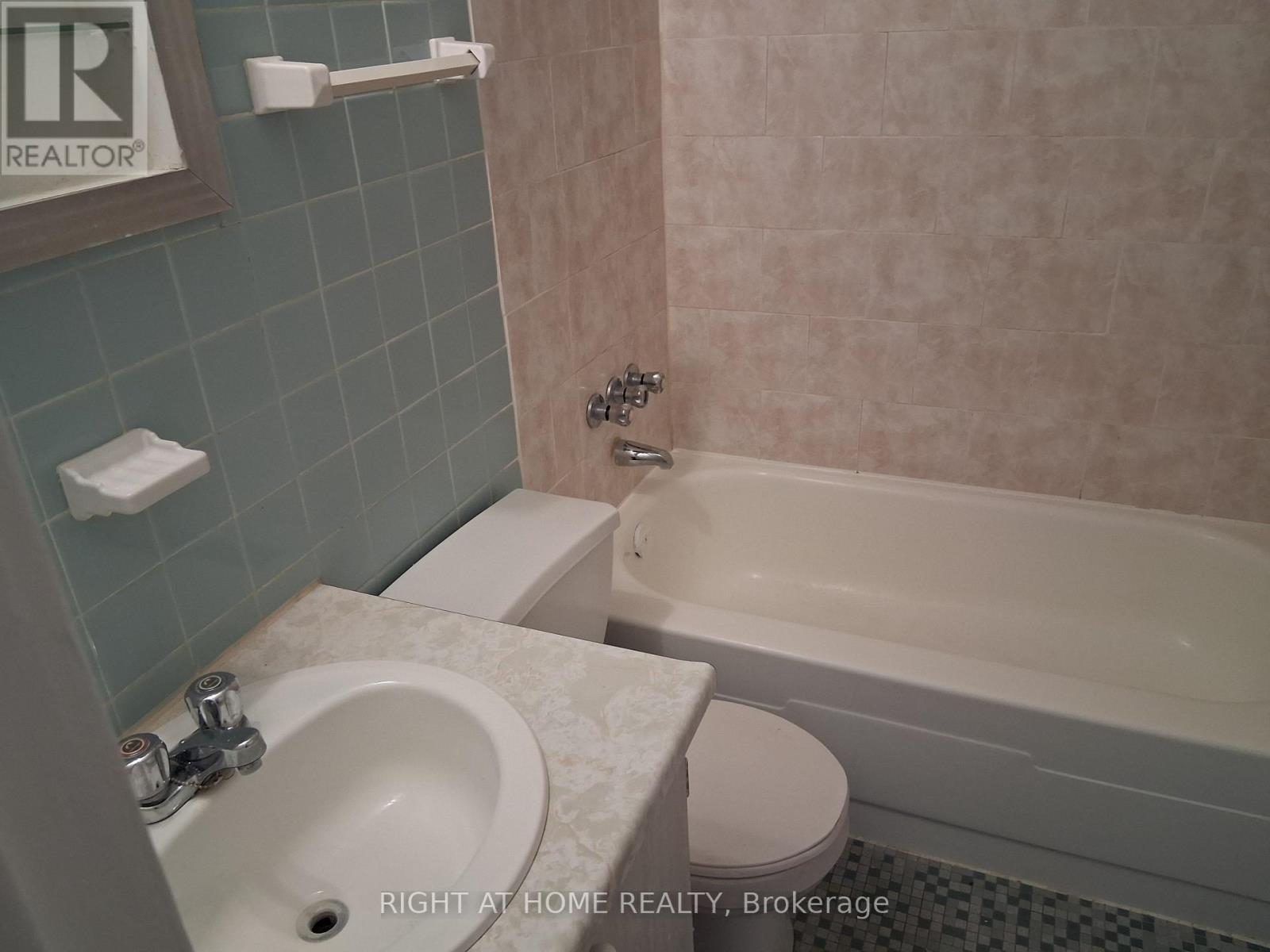 1001 - 191 St George Street, Toronto, Ontario  M5R 2M6 - Photo 12 - C12685910