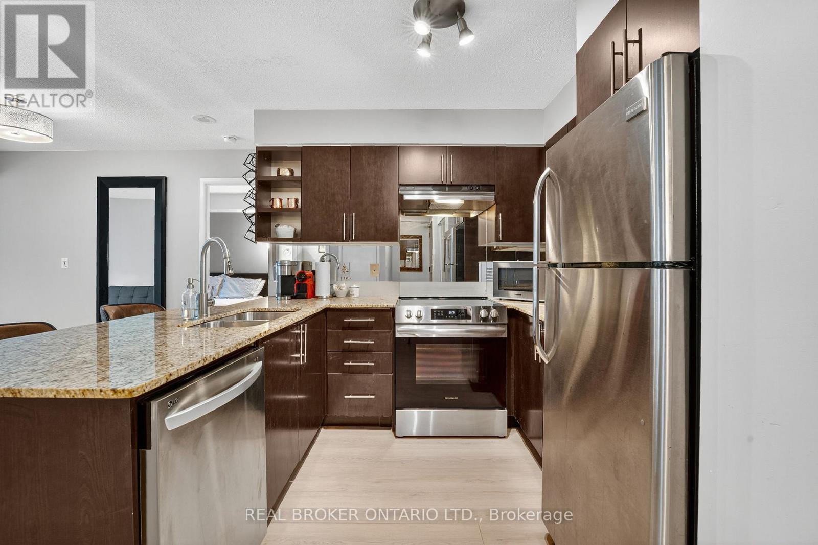 409 - 96 St Patrick Street, Toronto, Ontario  M5T 1V2 - Photo 4 - C12685914