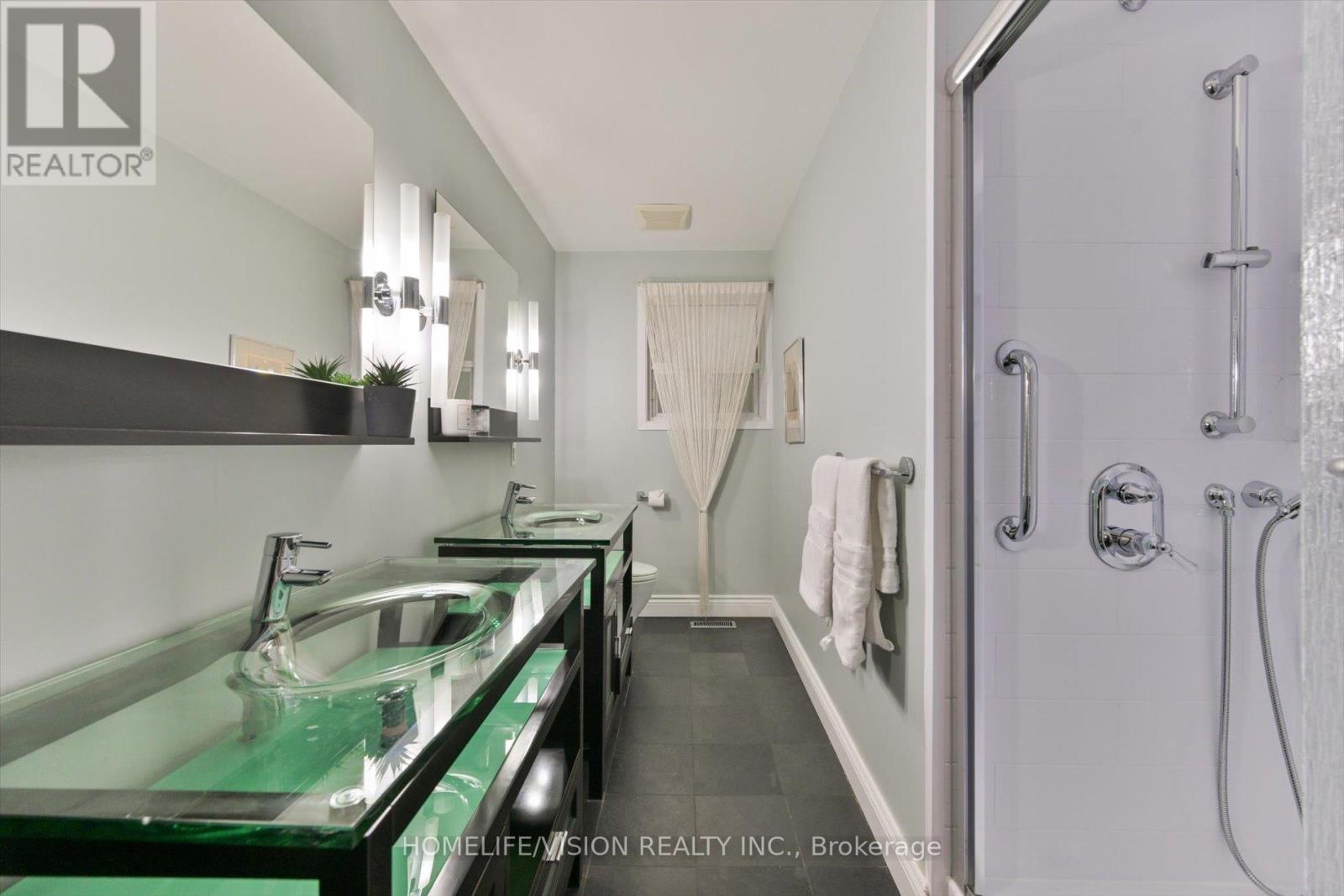 55 Banstock Drive, Toronto, Ontario  M2K 2H7 - Photo 17 - C12685922