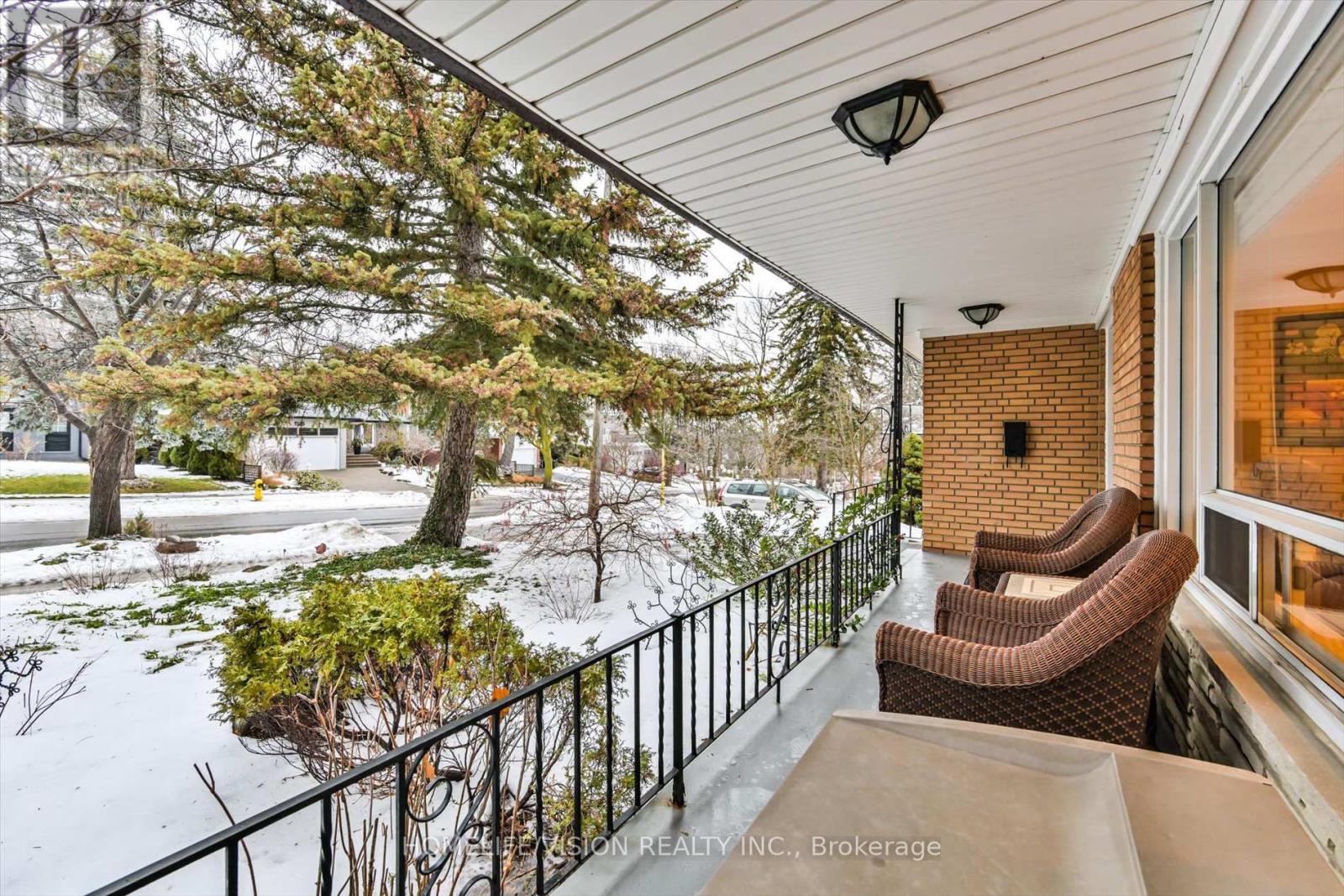 55 Banstock Drive, Toronto, Ontario  M2K 2H7 - Photo 4 - C12685922